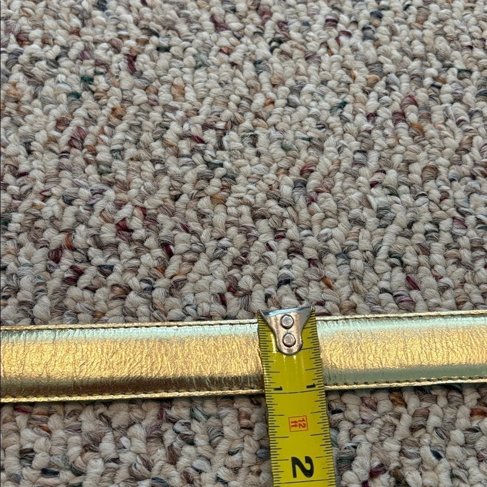 Gold Women's Belt. Fits 29.5 to 34. M/L. Y2K
